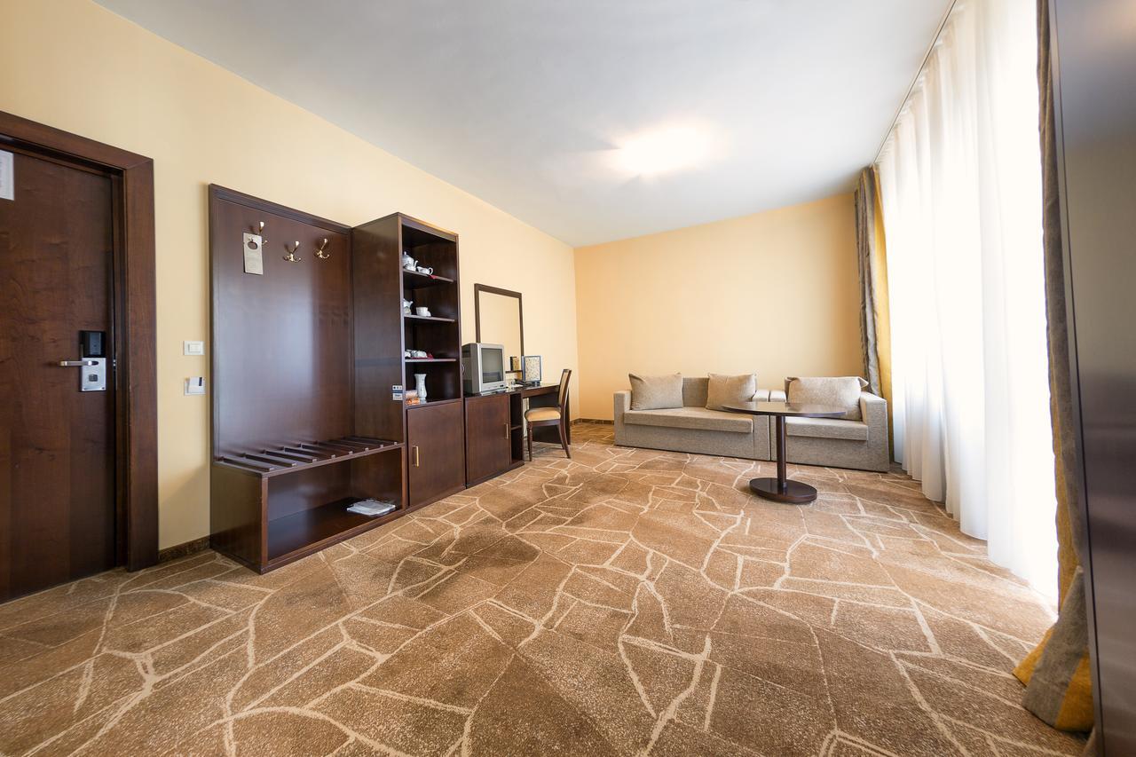 Hotel Parc Άλμπα Ιούλια Εξωτερικό φωτογραφία