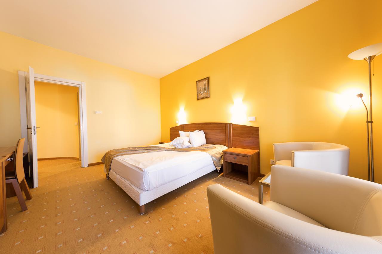 Hotel Parc Άλμπα Ιούλια Εξωτερικό φωτογραφία